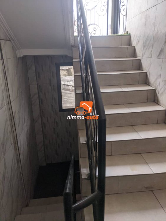 appartement à louer à ndogbong bien grand et proppre