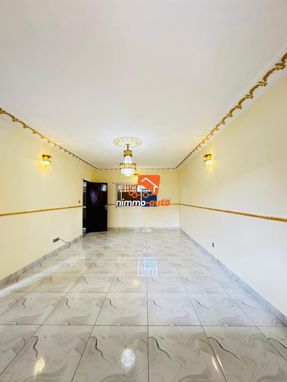 VILLA BON STANDING  POUR HABITATION OU BUREAU A LOUER NSIMEYONG
