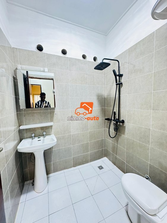 VILLA BON STANDING  POUR HABITATION OU BUREAU A LOUER NSIMEYONG