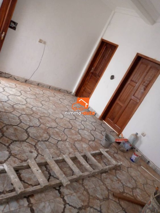 Studio nouvellement construit à Bepanda