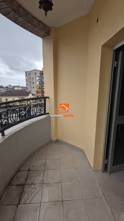 bureaux à louer sous forme d'appartement a  ange raphael