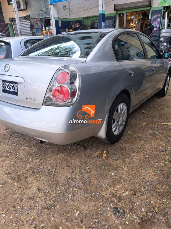 Nissan Altima à louer