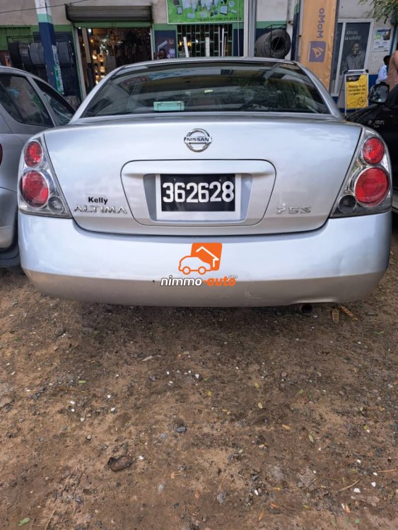 Nissan Altima à louer