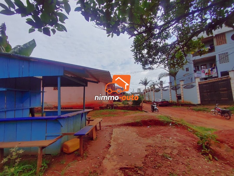 fond de commerce et emplacement à  vendre