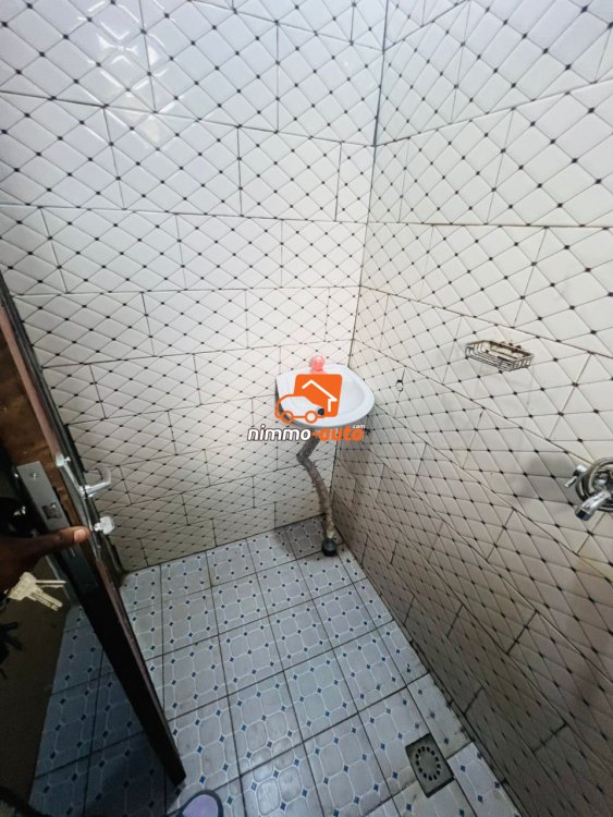 chambre moderne à louer à biyemassi