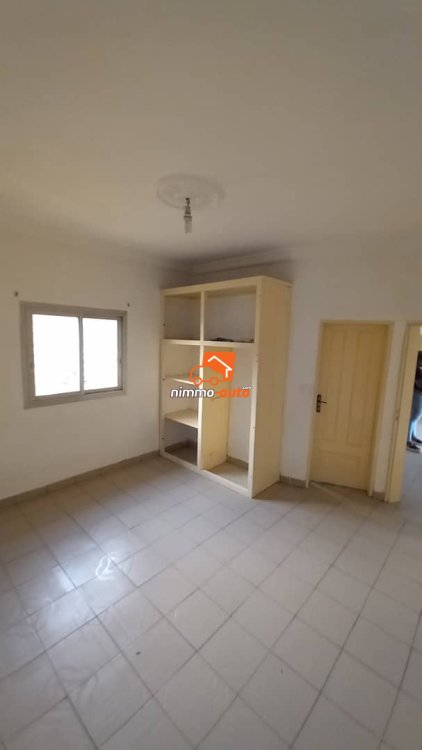 Appartement Blanche Neige, Ultra Beau à louer à Odza dans un Immeuble