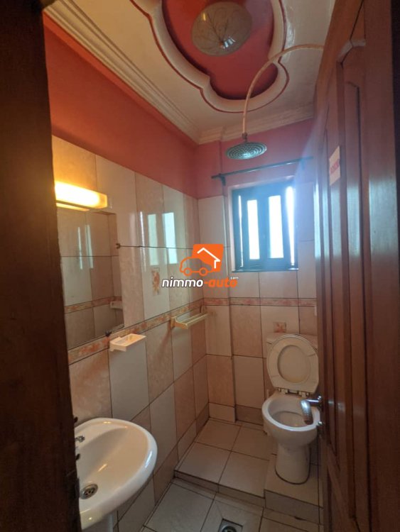 chambre meublée  situé a bessengue