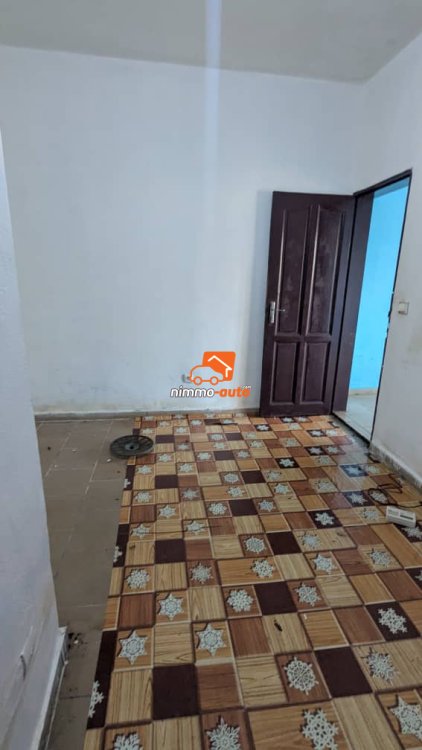 vaste studio à louer à obobogo