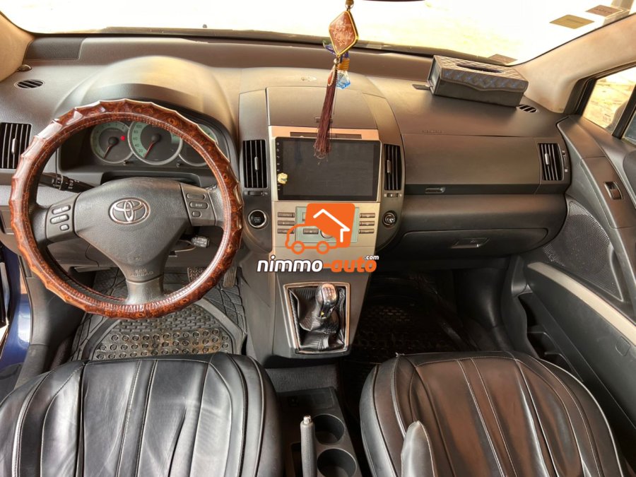 toyota corrola verso