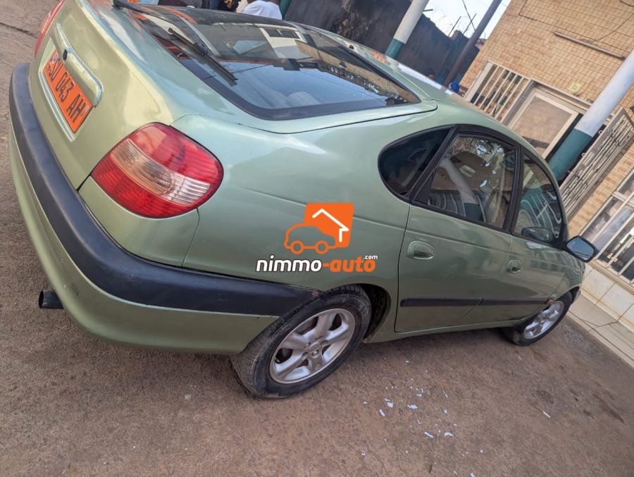 Toyota Avensis modèle Lifback