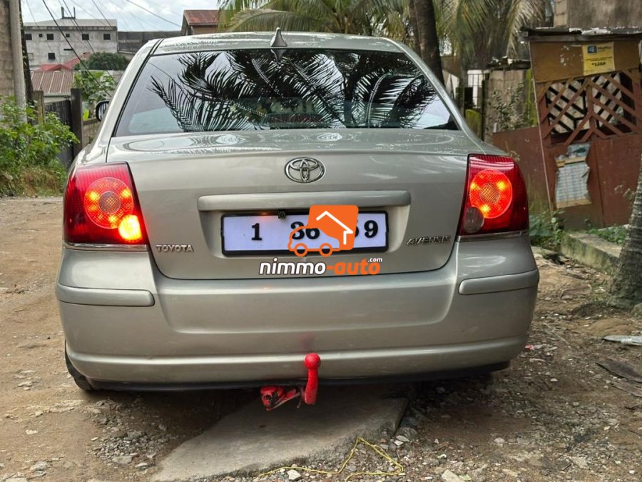 toyota avensis tête de cochon à vendre