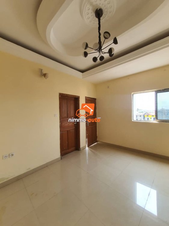 Studio à louer à Bp cite