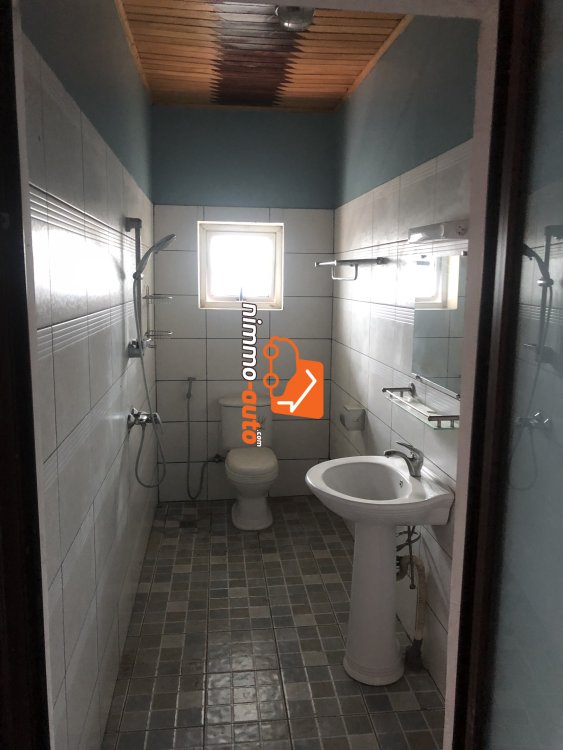 Appartement à louer à Akwa