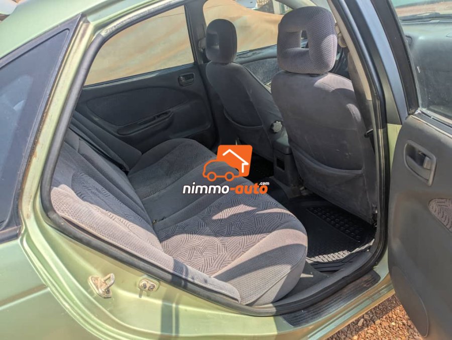 Toyota Avensis modèle Lifback