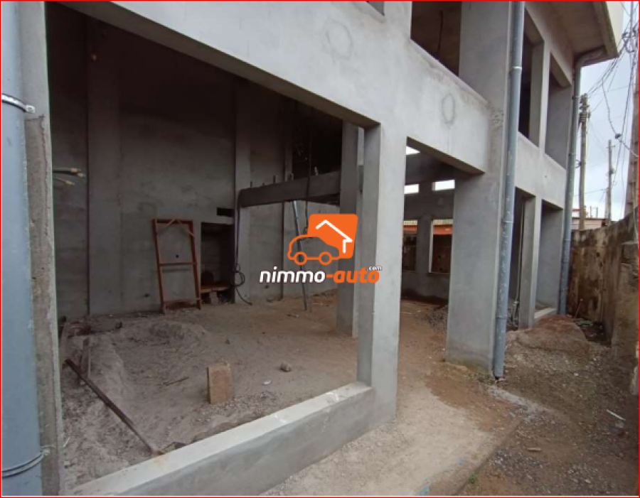 Boutique à louer à Biyem-Assi Lycée