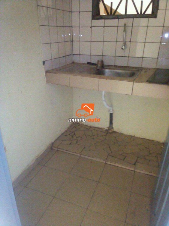 Studio moderne a louer a efoulan