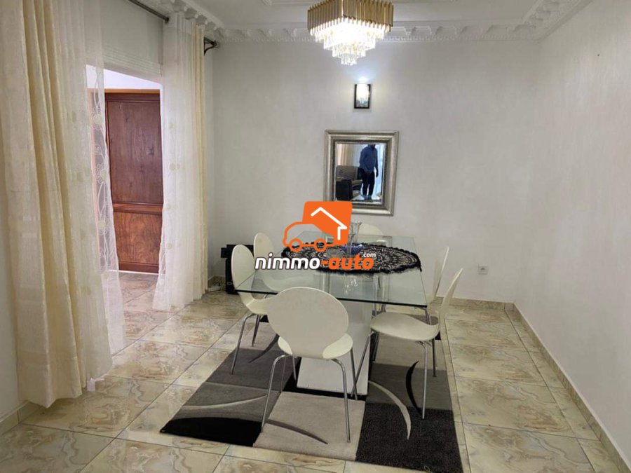 Duplex meublé haut standing à louer à 40 mètres de la plage