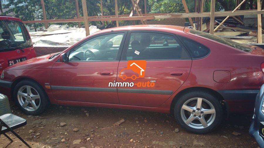 Toyota avensic 2002 manuelle (T&Y)