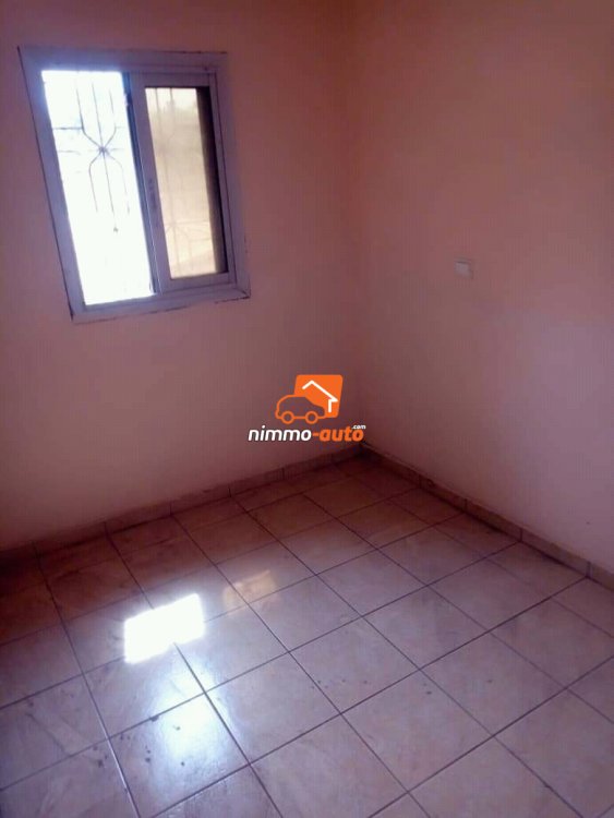 Appartement à louer Odza Commissariat