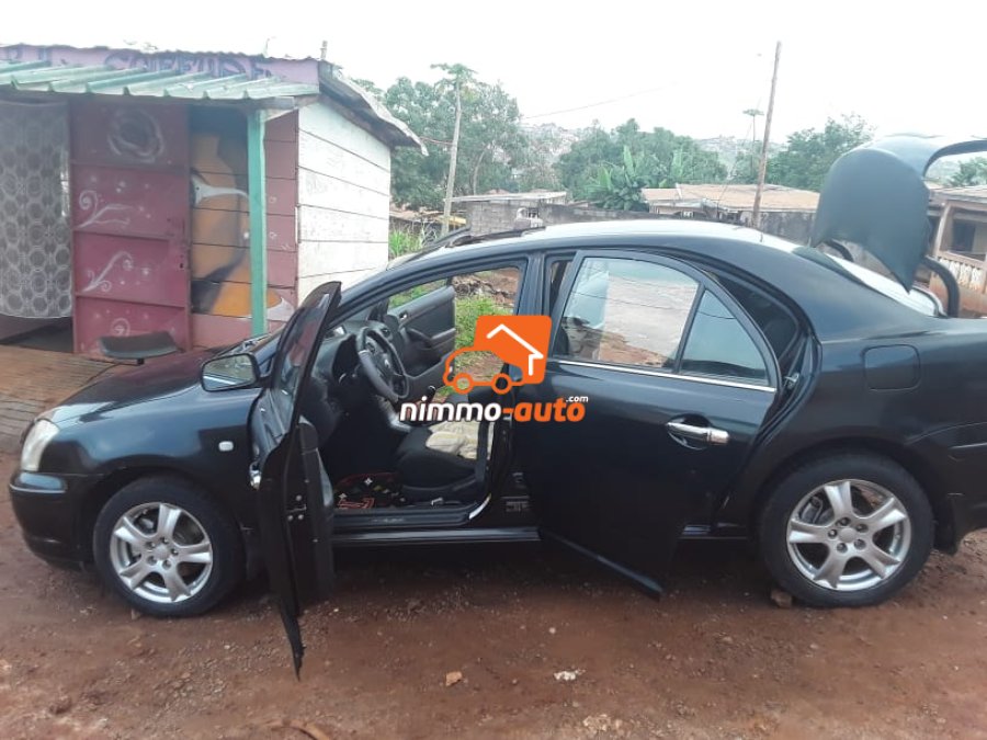 Toyota Avensis à louer