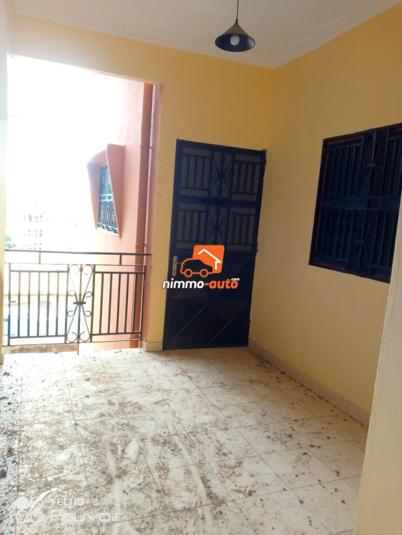 Appartement a louer a carrefour kameni