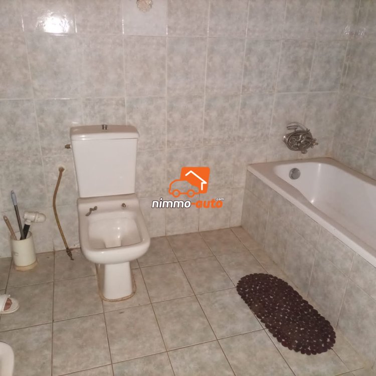 Duplex a vendre a Biyem assi