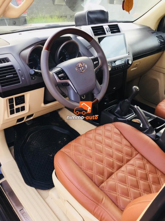 Prado 2020 à louer à Douala