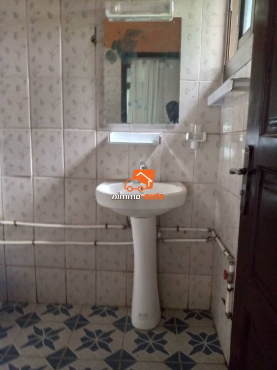 Joli appartement meublé à louer à Kribi Ngoye