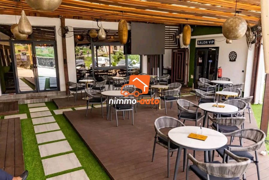 Espace piscine pour cérémonie à louer à Douala Makepe