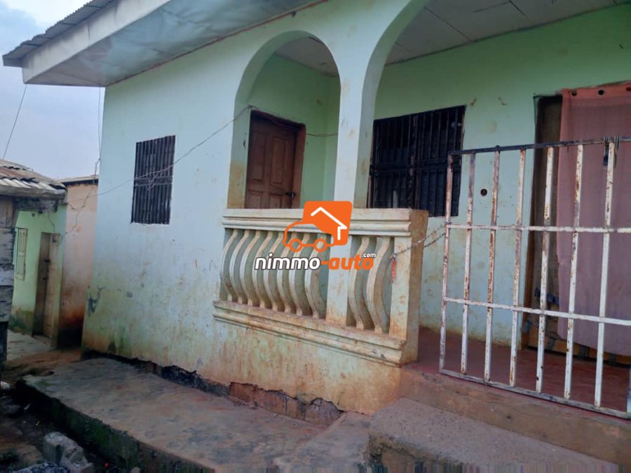 Terrain titré et bâti à vendre à Simbock