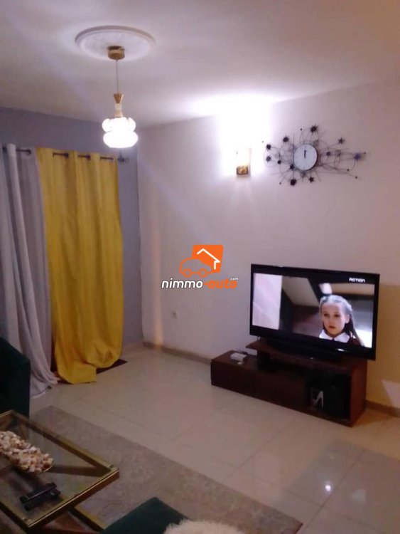 Joli studio meublé à louer à Yaoundé Omnisports