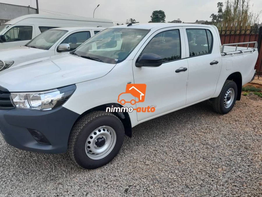 Toyota Hilux à louer à Kribi