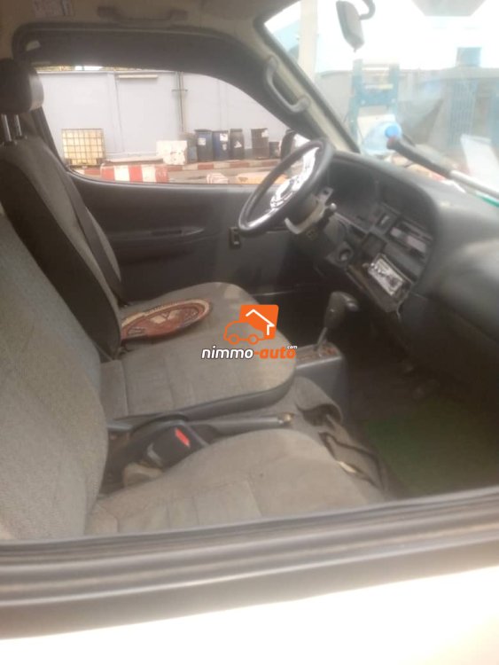 Hiace climatisée 19places à louer à Douala