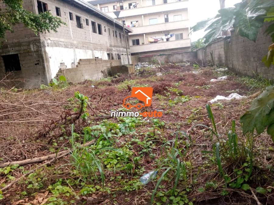 Terrain titré de 400m² à vendre à Bonaberi