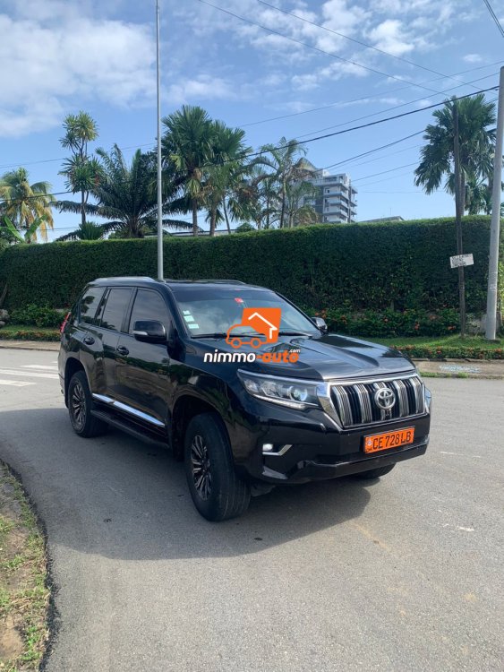 Toyota Prado 7 places très propre à louer