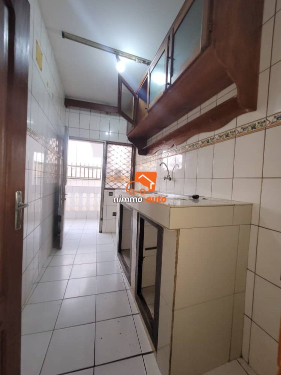 Incroyable appartement moderne à louer à Nsimeyong sans parking