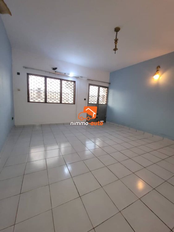 Incroyable appartement moderne à louer à Nsimeyong sans parking