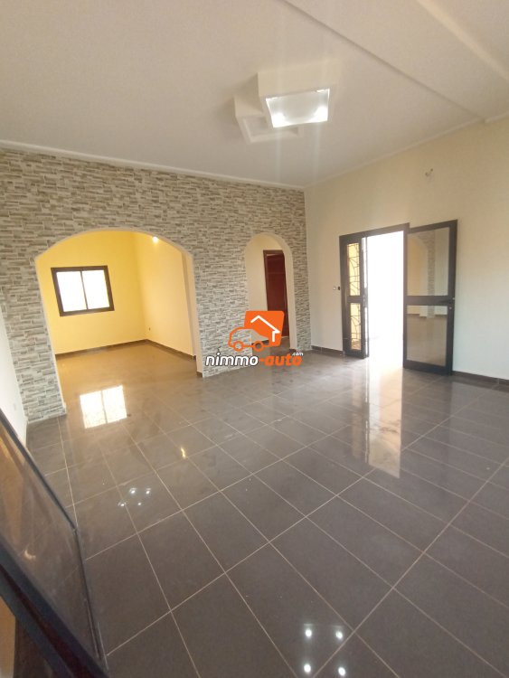 DUPLEX A LOUER NKOLFOULOU