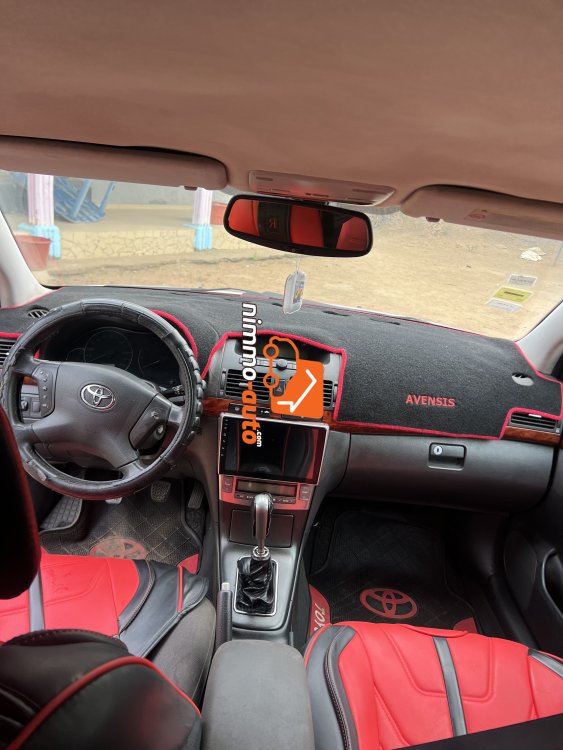 Toyota Avensis 2004