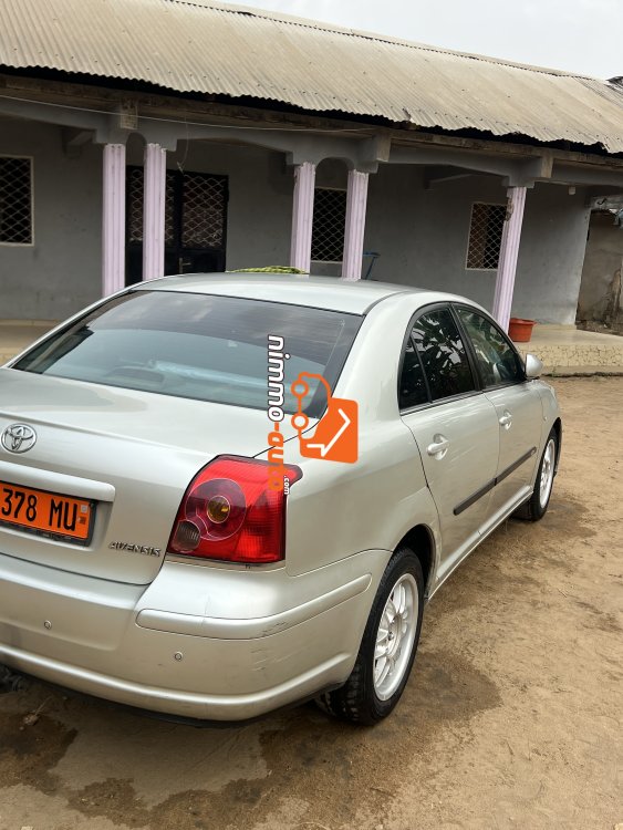 Toyota Avensis 2004