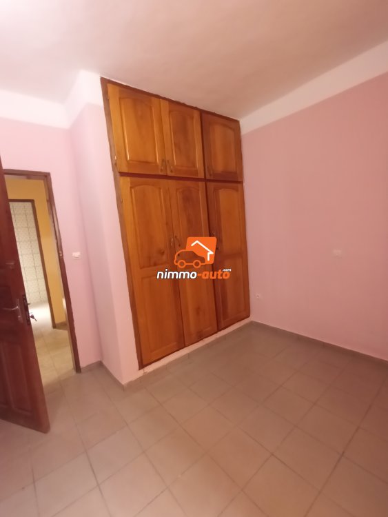 SOMPTUEUX STUDIO A LOUER A NGOUSSO