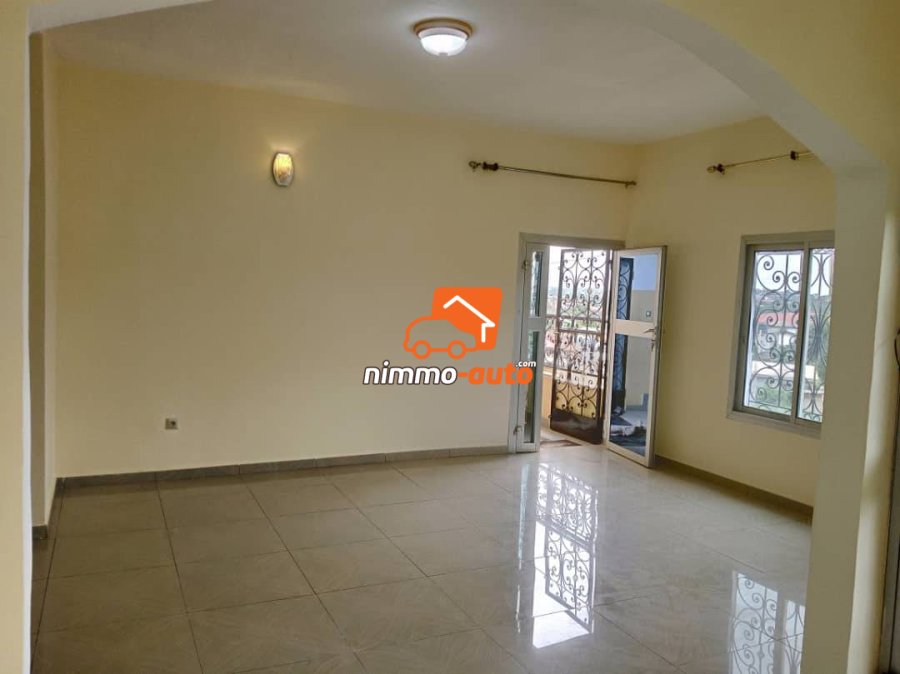 Appartement moderne à louer à Odza borne 12