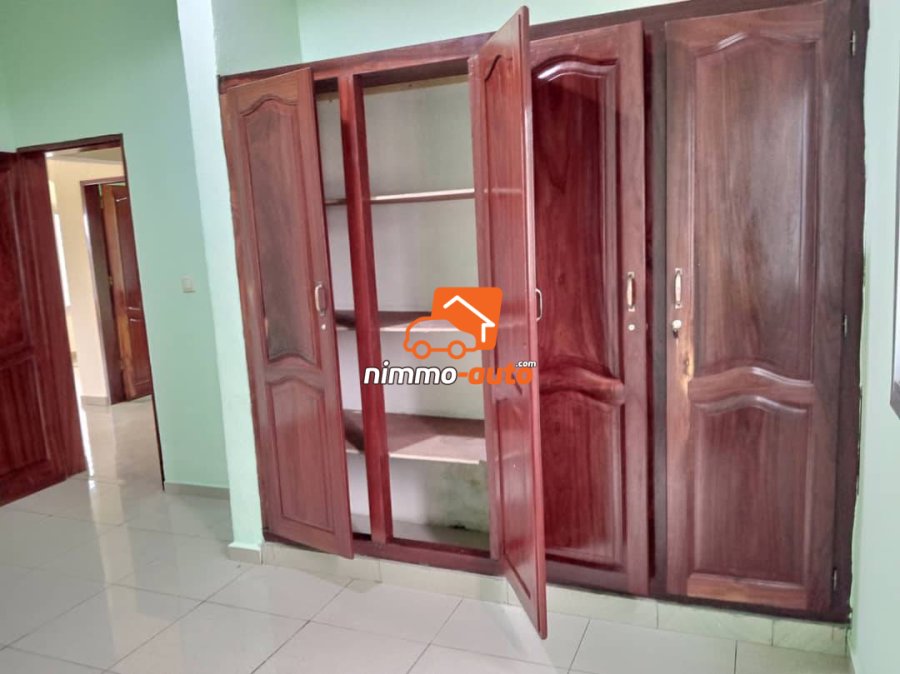 Appartement moderne à louer à Odza borne 12