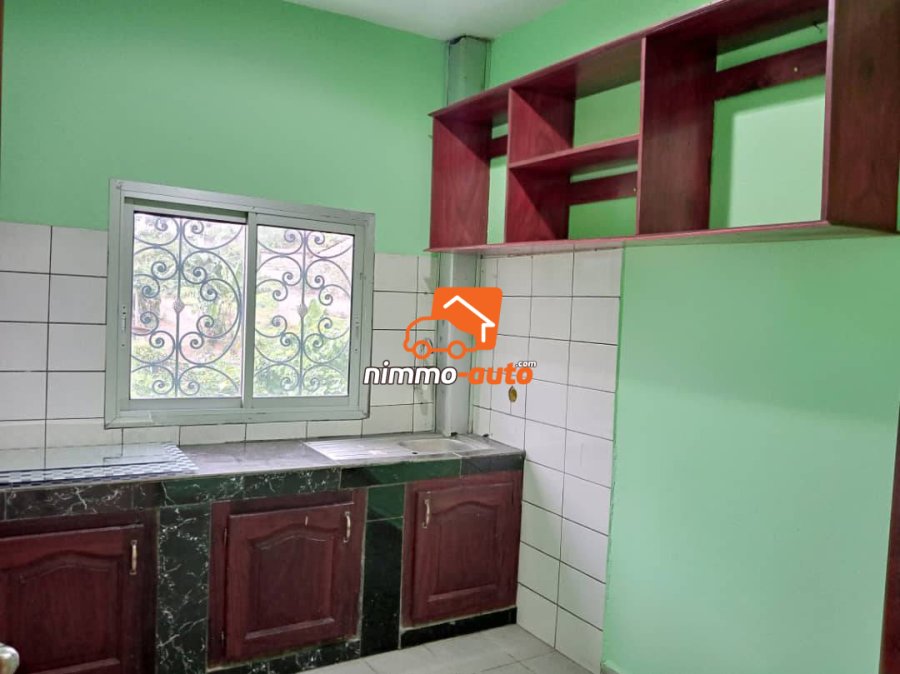 Appartement moderne à louer à Odza borne 12