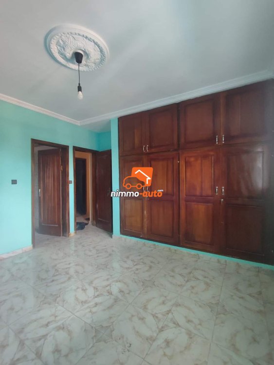 Appartement nouvellement construit à Odza
