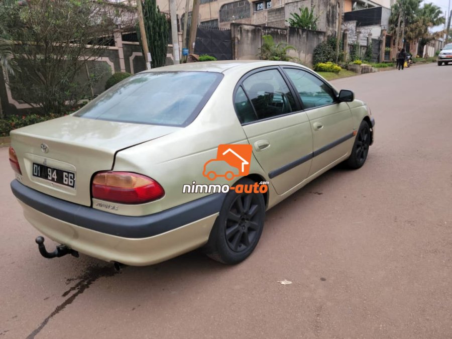 toyota avensis