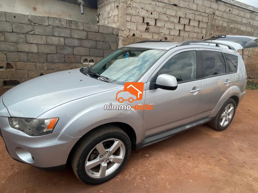MITSUBISHI OUTLANDER A VENDRE