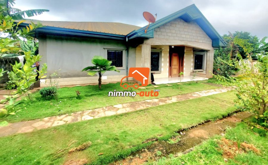 Villa à vendre au quartier Nkolfoulou