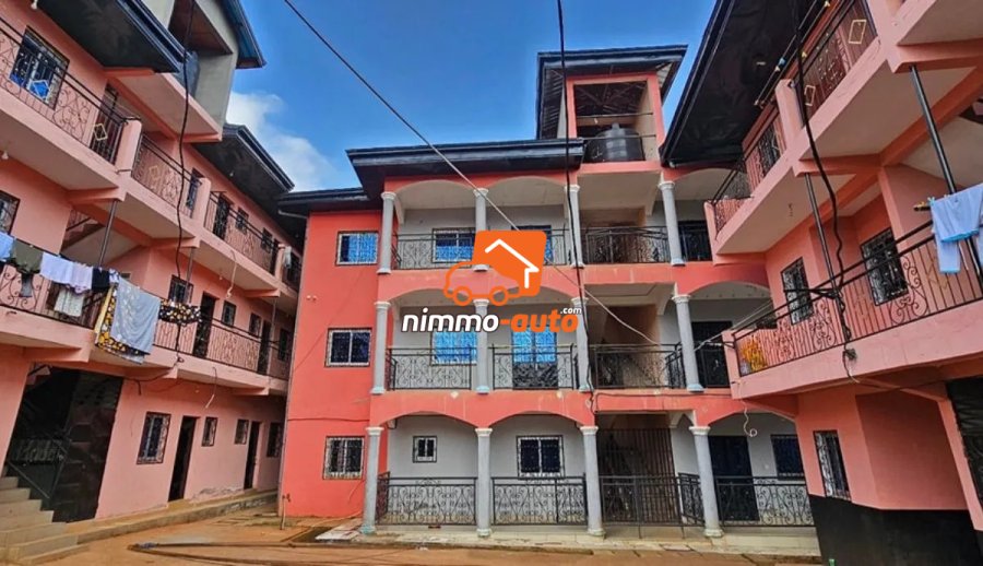 Vaste Immeuble à vendre au quartier Nomayos Yaoundé