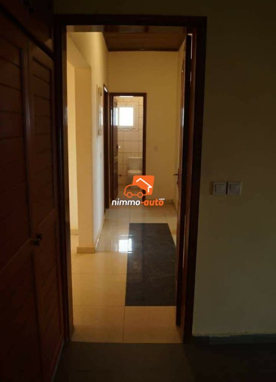 Appartement à Nkoabang